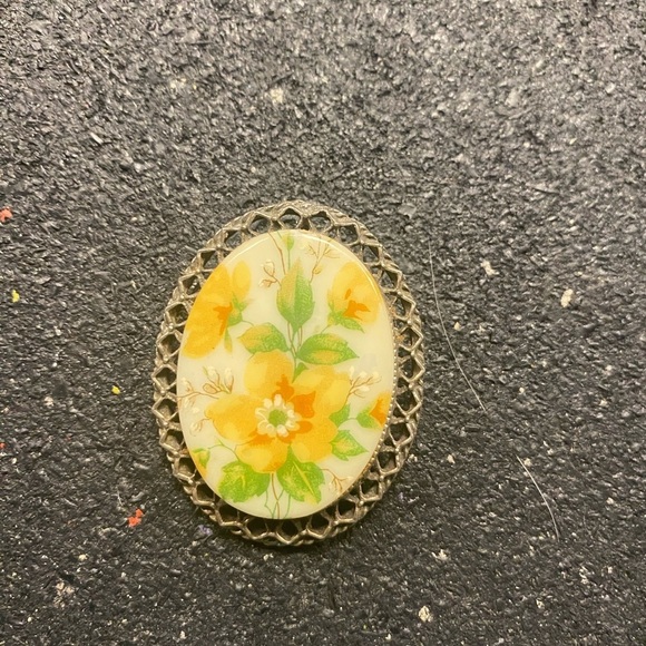 Vintage pin amd necklace pendant